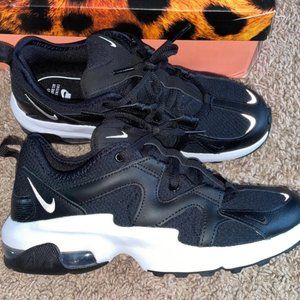 Nike Womens Air Max Gravitron 6.5